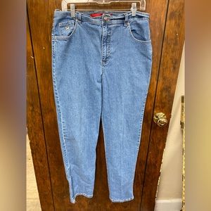 Gloria Vanderbilt Women’s JeanS  Classic Fit Tapered Jeans Light Blue Size 14